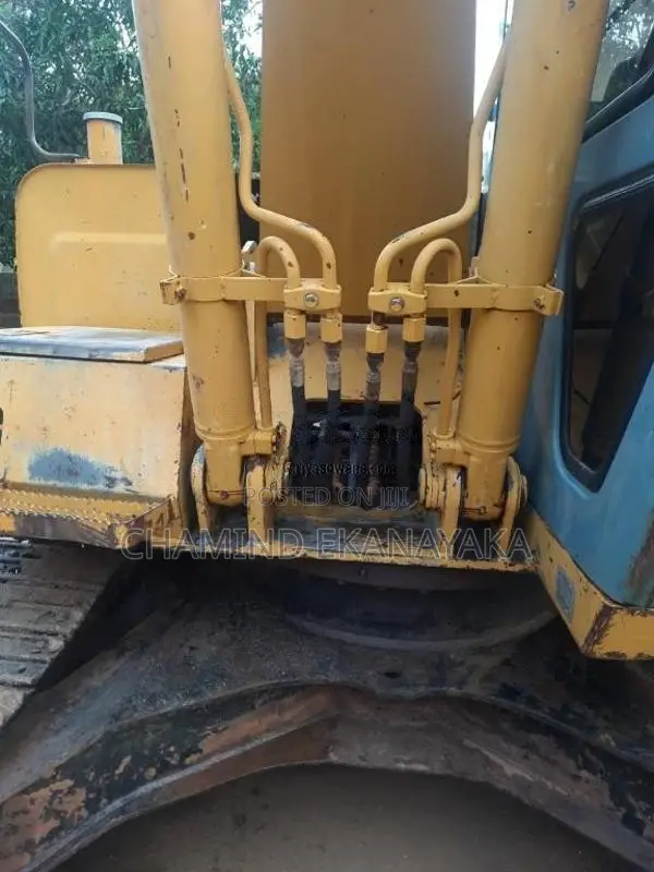 Hitachi EX120-3 2010 Heavy-Duty (Used)