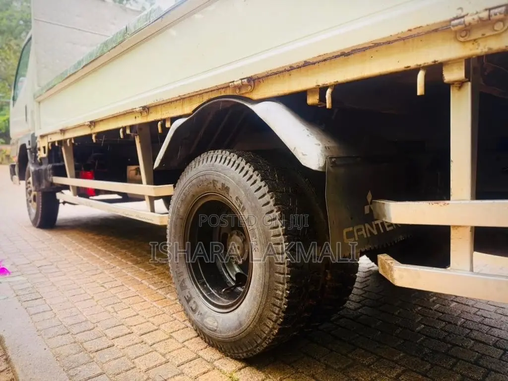 Mitsubishi Canter 2001 Lorry (Used)