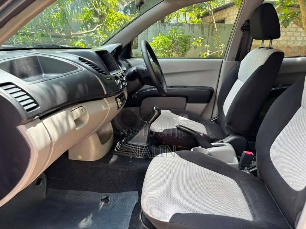Mitsubishi L200 2WD 2011 Pickup (Used)