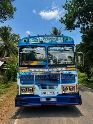 Ashok-Leyland Viking 2005 Bus (Used)
