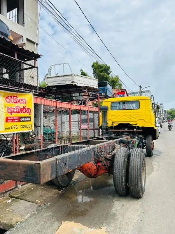 Mitsubishi Fuso 1982 Lorry (Used)