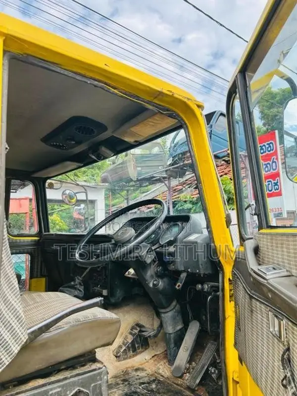 Mitsubishi Fuso 1982 Lorry (Used)