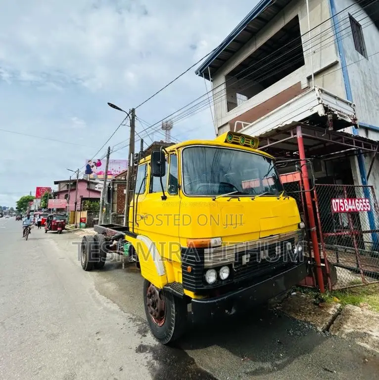 Mitsubishi Fuso 1982 Lorry (Used)