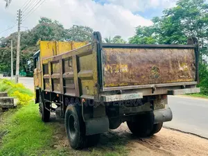 Ashok-Leyland Timing Tipper 2006 Lorry (Used)