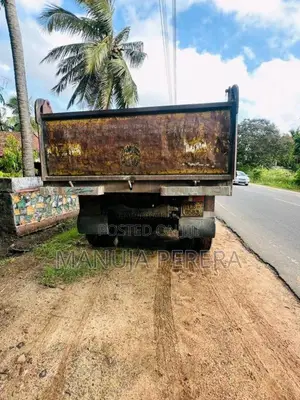 Ashok-Leyland Timing Tipper 2006 Lorry (Used)