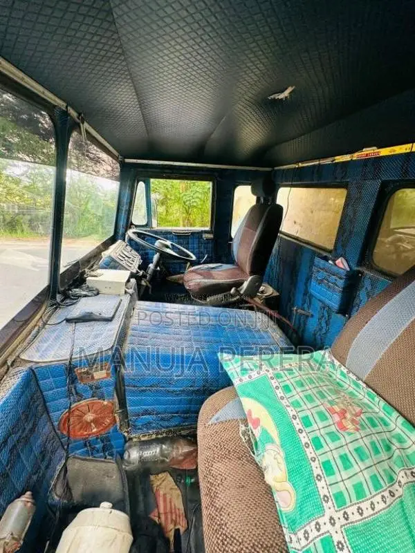 Ashok-Leyland Timing Tipper 2006 Lorry (Used)