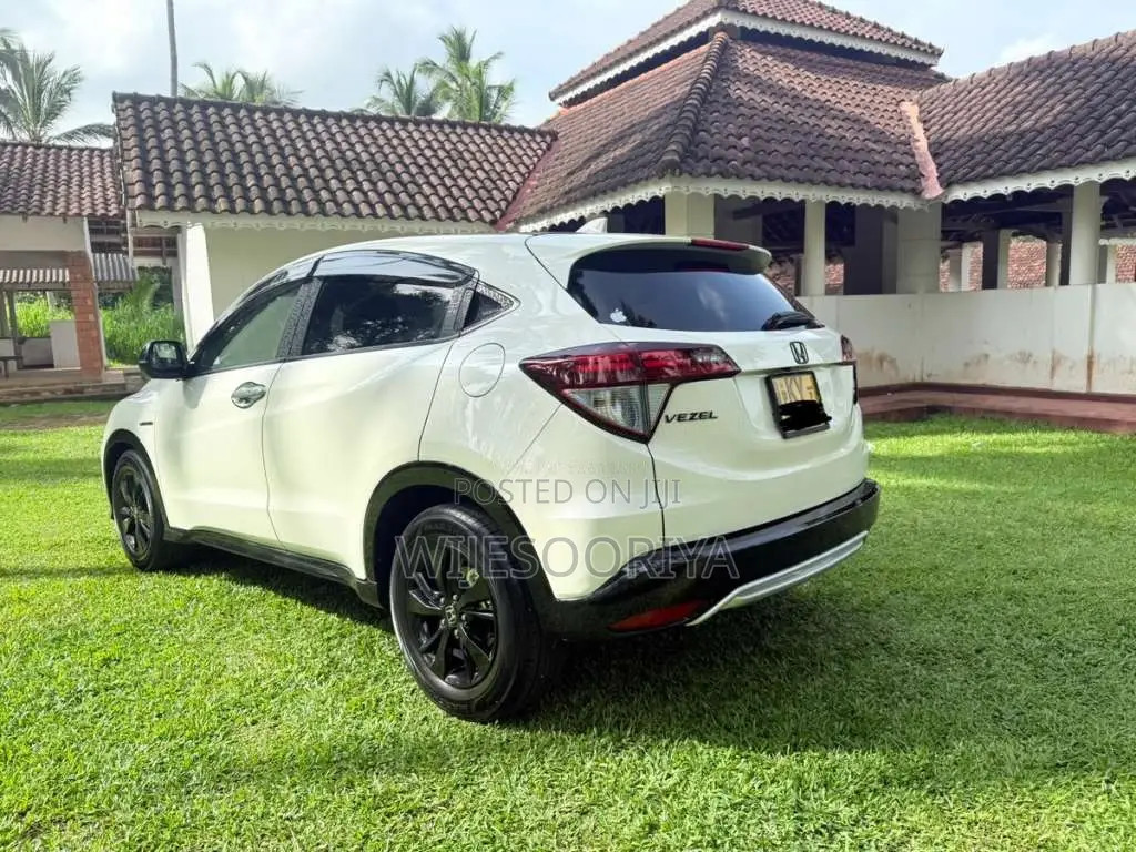 Honda Vezel Z Black 2014 SUV (Used)