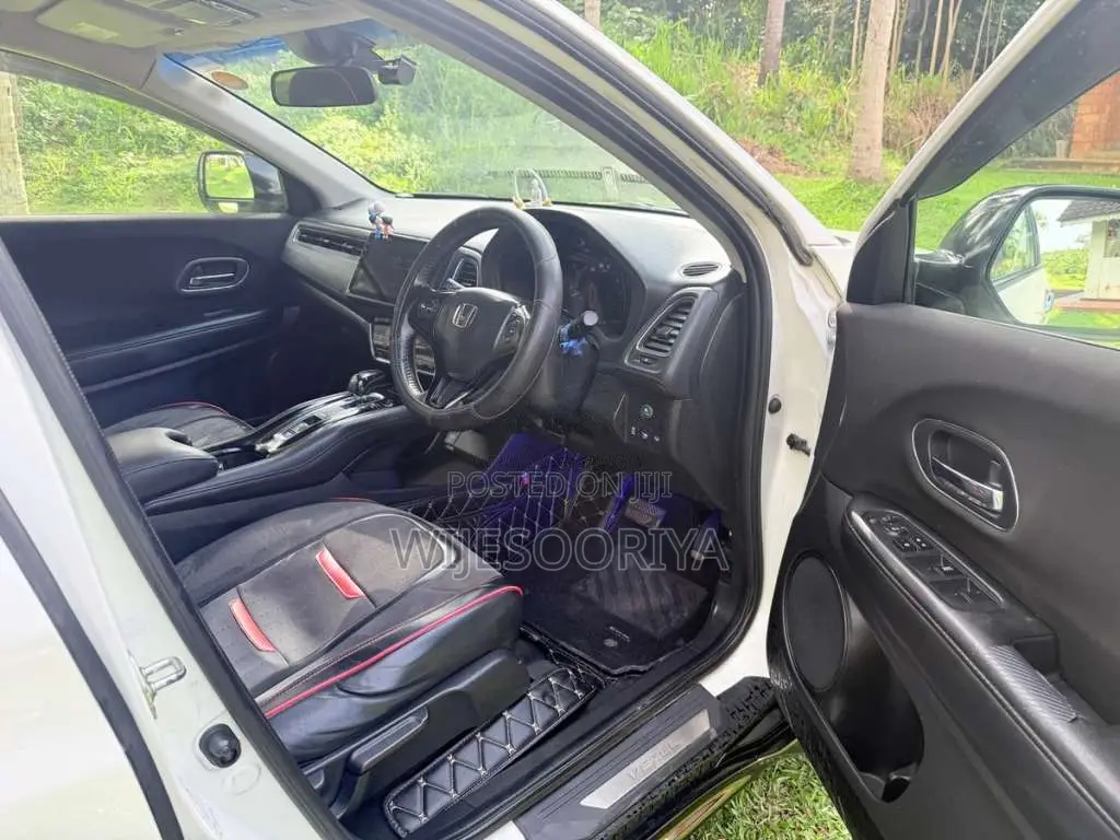 Honda Vezel Z Black 2014 SUV (Used)