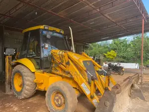 JCB 3CX 1999 Heavy-Duty (Used)