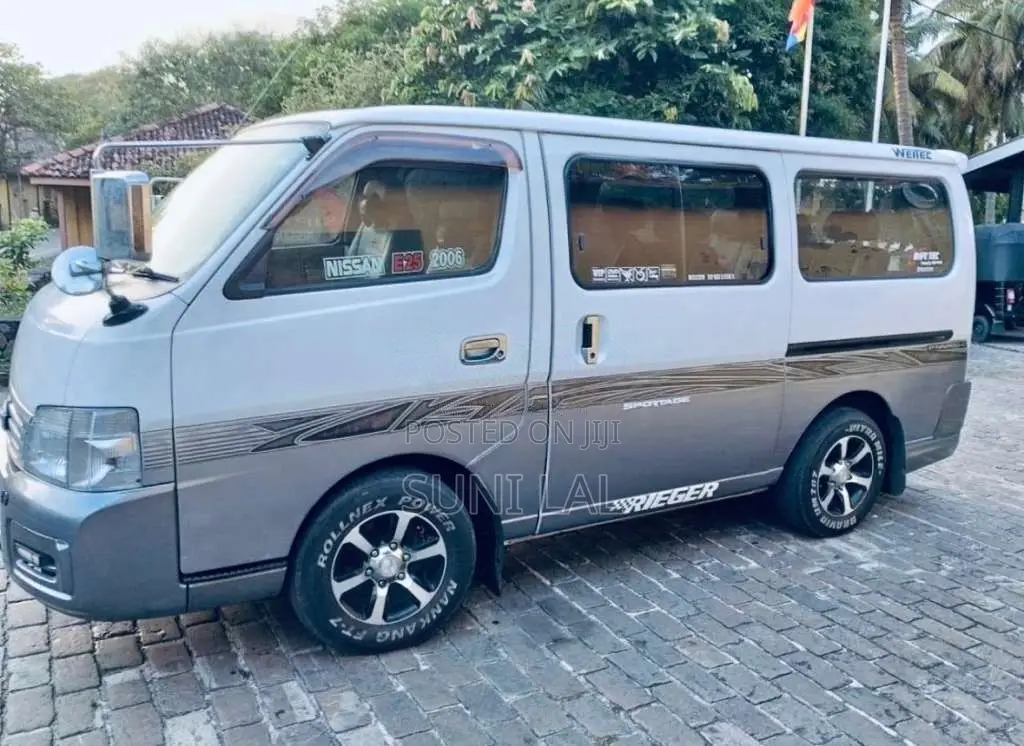 Nissan E25 2006 Van (Used)