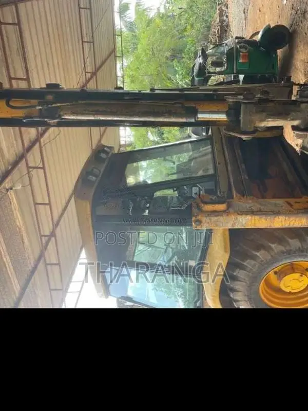 JCB 3CX 1999 Heavy-Duty (Used)