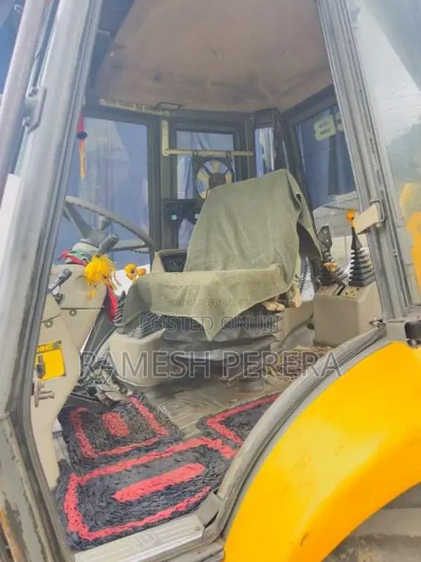 JCB 3CX 1996 Heavy-Duty (Used)