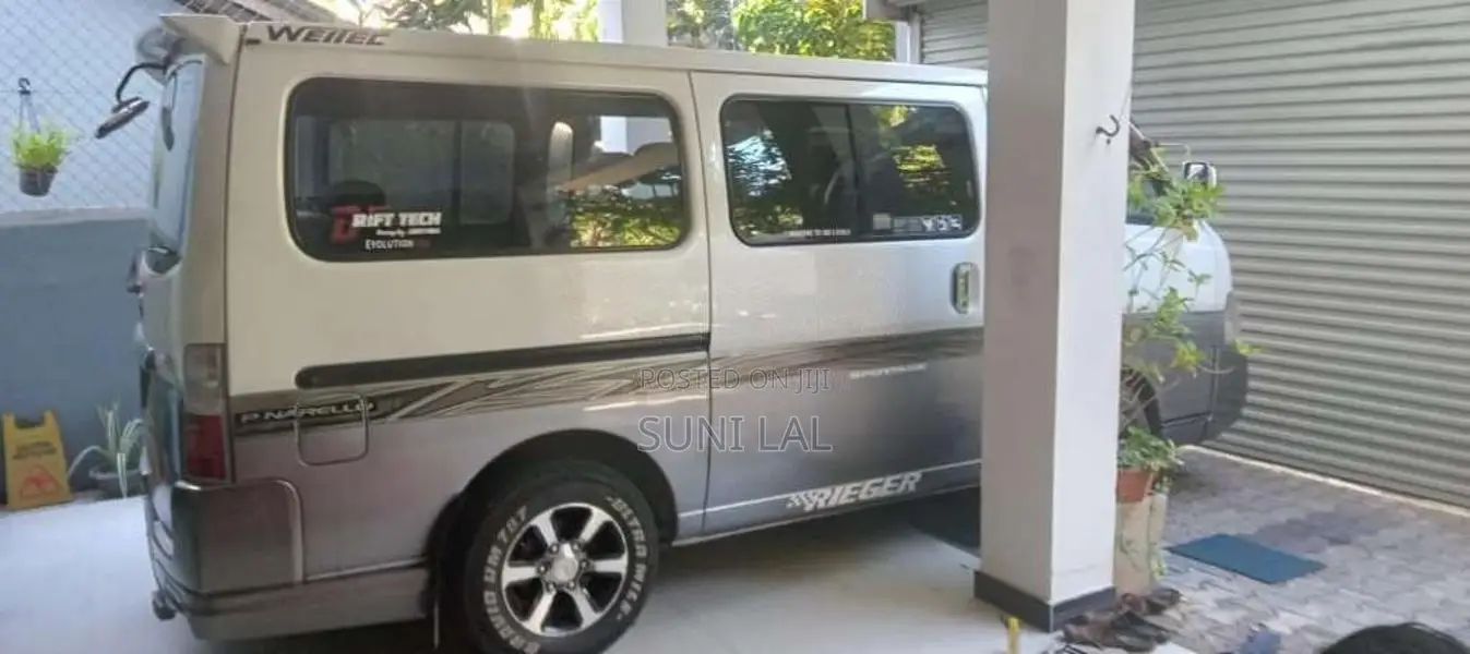 Nissan E25 2006 Van (Used)