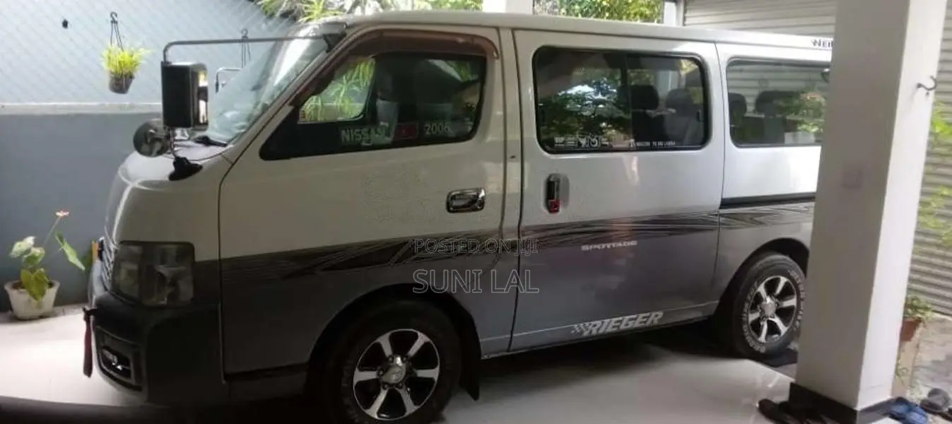 Nissan E25 2006 Van (Used)