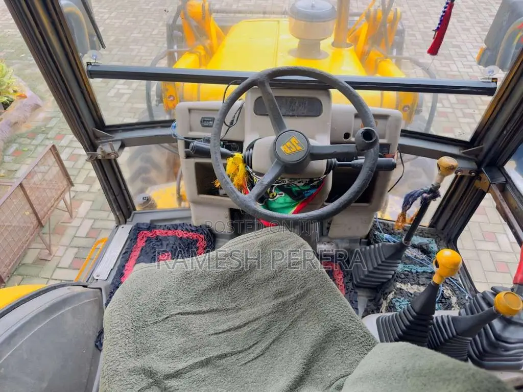 JCB 3CX 1996 Heavy-Duty (Used)