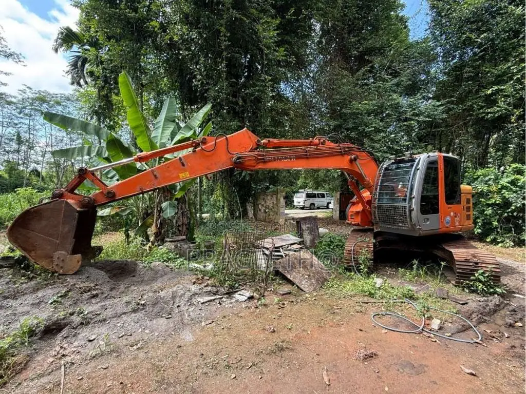Hitachi Zaxis 135 2017 Heavy-Duty (Used)