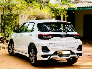 Toyota Raize 2025 SUV (Used)