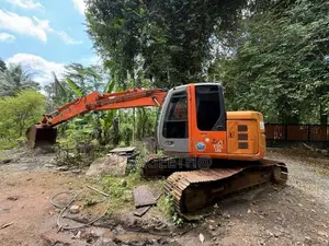 Hitachi Zaxis 135 2017 Heavy-Duty (Used)