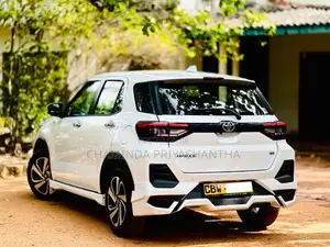 Toyota Raize 2025 SUV (Used)