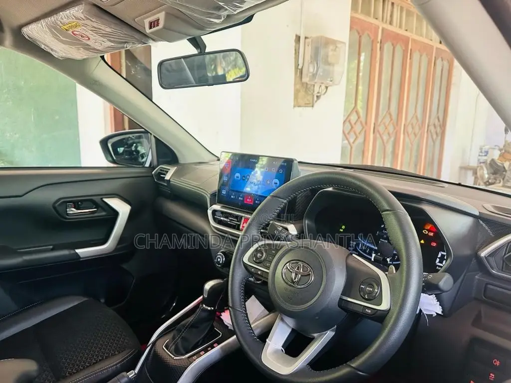 Toyota Raize 2025 SUV (Used)