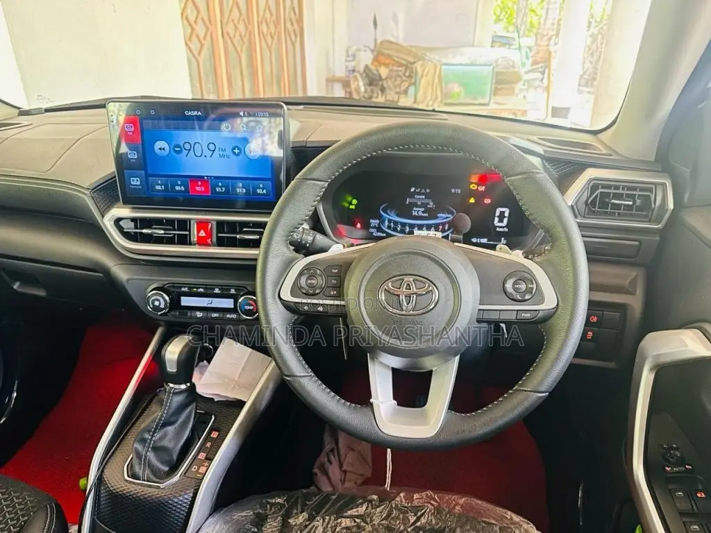 Toyota Raize 2025 SUV (Used)