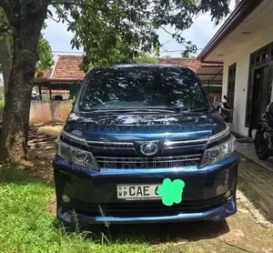 Toyota Voxy 2015 Van (Used)
