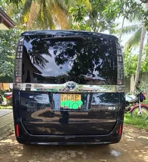 Toyota Voxy 2015 Van (Used)