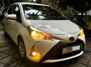 Toyota Vitz 2018 Car (Used)