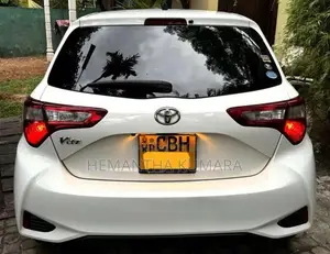 Toyota Vitz 2018 Car (Used)