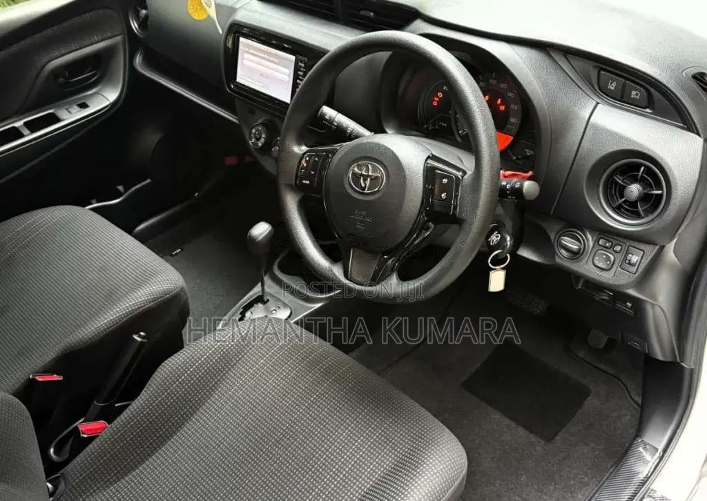 Toyota Vitz 2018 Car (Used)