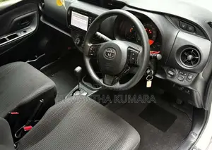Toyota Vitz 2018 Car (Used)