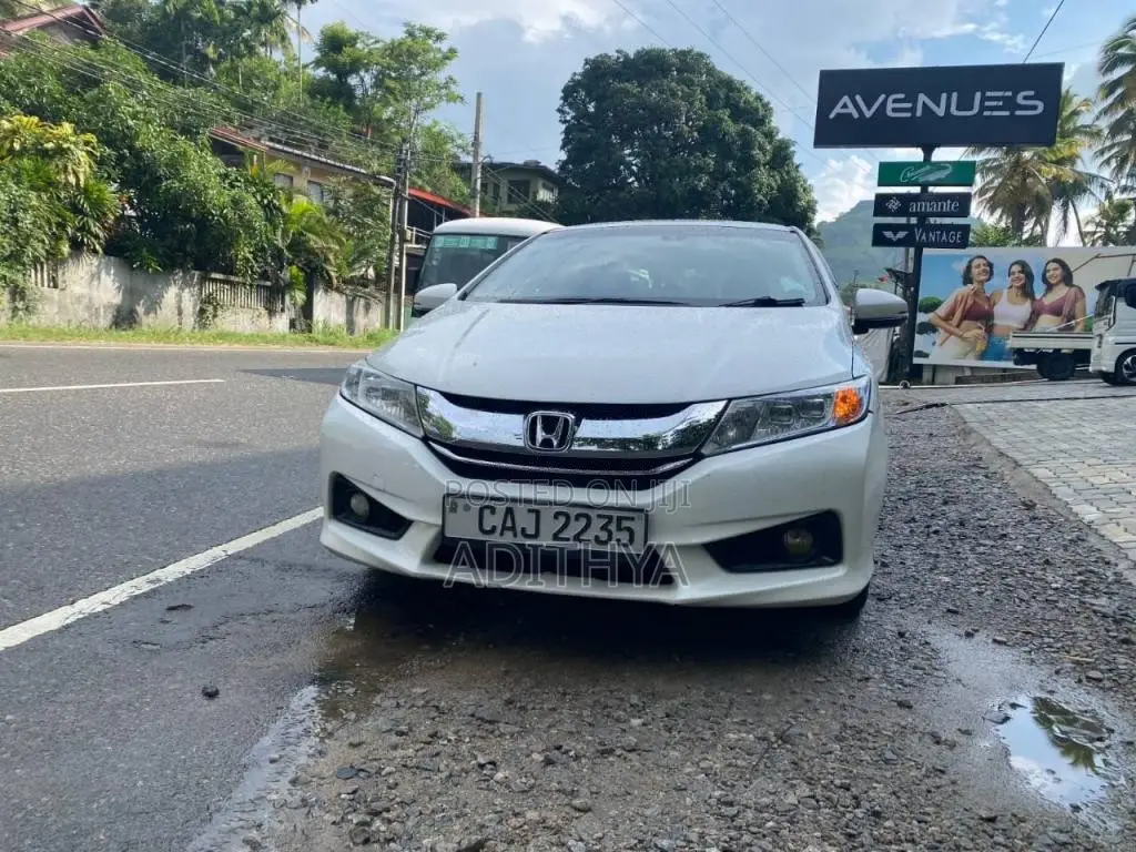 Honda Grace 2015 Car (Used)