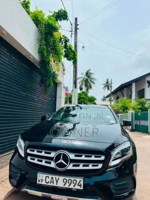 Mercedes-Benz GLA180 AMG Line 2018 SUV (Used)