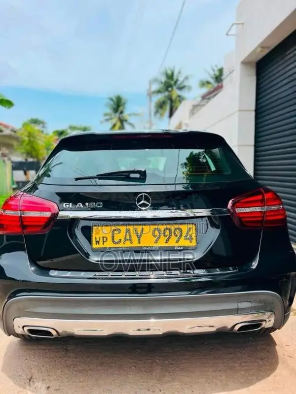 Mercedes-Benz GLA180 AMG Line 2018 SUV (Used)