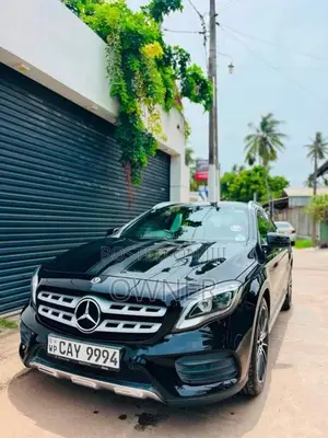 Mercedes-Benz GLA180 AMG Line 2018 SUV (Used)