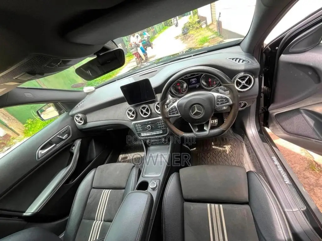 Mercedes-Benz GLA180 AMG Line 2018 SUV (Used)