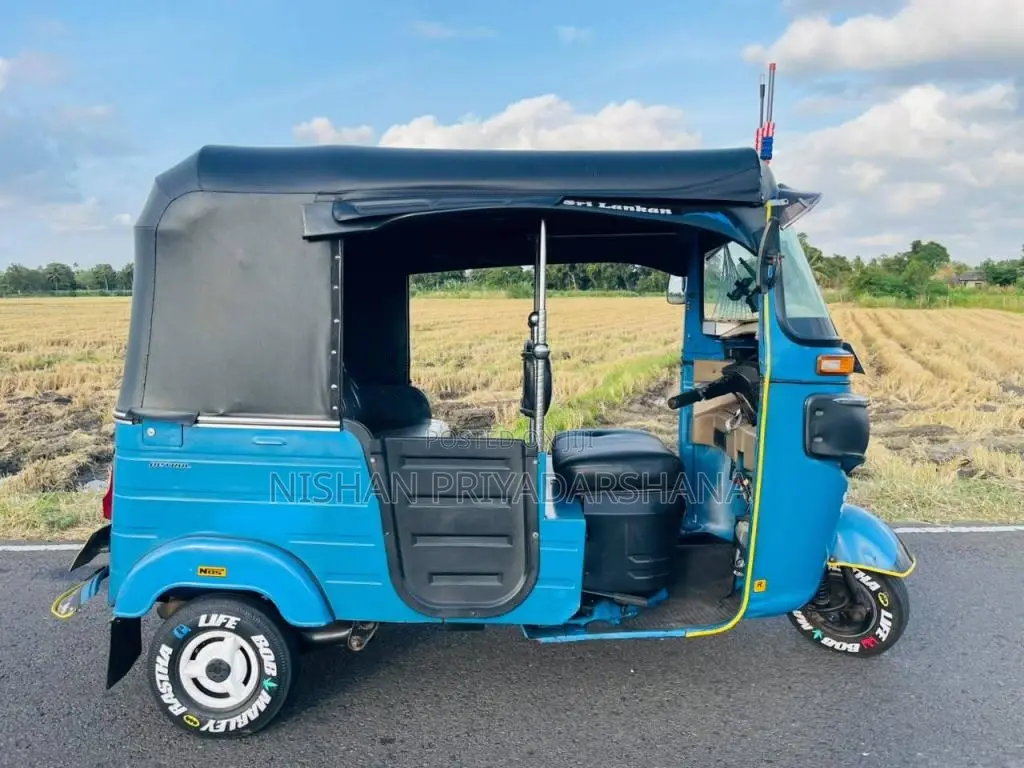 Bajaj Re 2015 Three Wheel (Used)