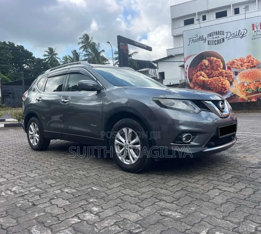 Nissan X-Trail PREMIUM EDITION 2016 SUV (Used)