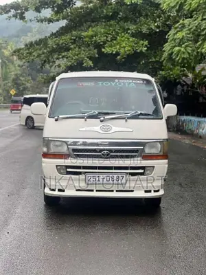 Toyota Dolphin 1993 Van (Used)