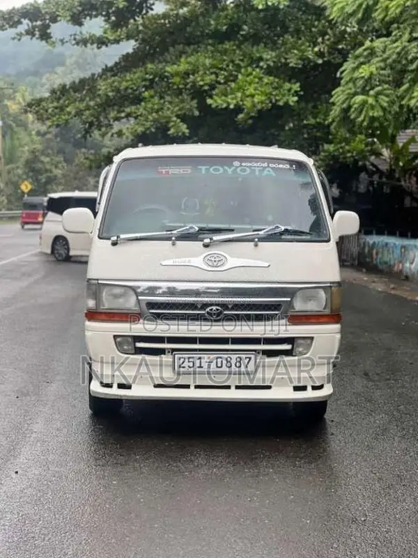 Toyota Dolphin 1993 Van (Used)