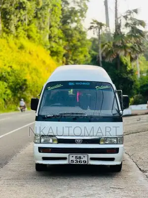 Nissan Caravan 1992 Van (Used)