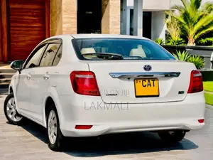Toyota Axio G Grade 2017 Car (Used)