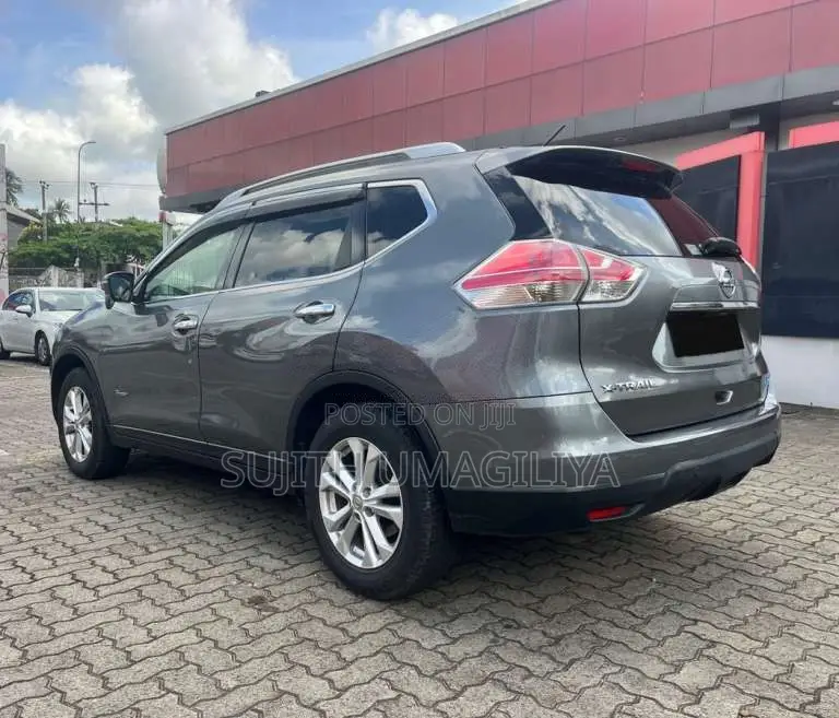 Nissan X-Trail PREMIUM EDITION 2016 SUV (Used)