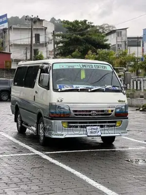 Toyota Dolphin 1994 Van (Used)