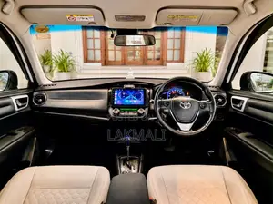 Toyota Axio G Grade 2017 Car (Used)