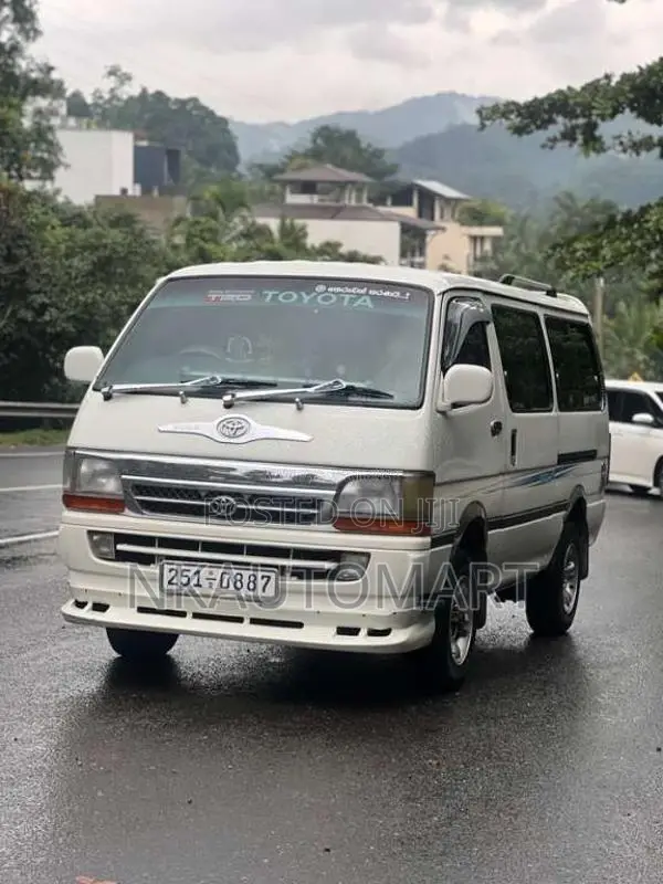 Toyota Dolphin 1993 Van (Used)
