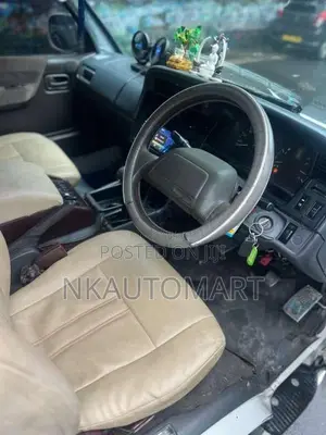 Toyota Dolphin 1993 Van (Used)