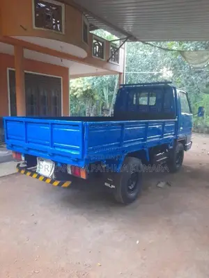 Isuzu Elf 1982 Lorry (Used)