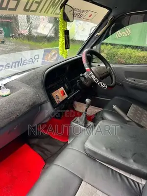 Toyota Dolphin 1994 Van (Used)