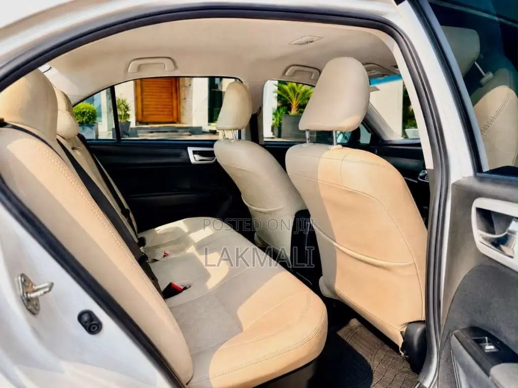 Toyota Axio G Grade 2017 Car (Used)
